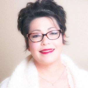 Meet your Posher, Deedee